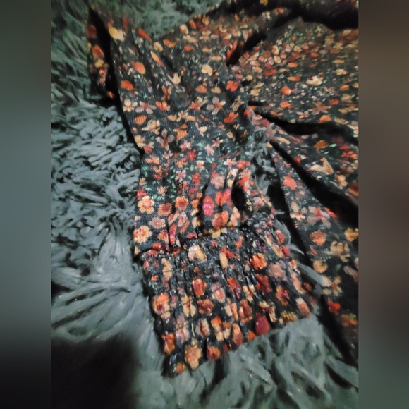 Mock neck floral blouse - Picture 2 of 3